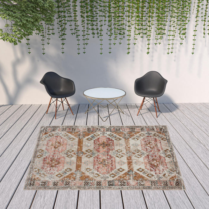 8' X 10' Geometric Stain Resistant Outdoor / Indoor Area Rug - Cream