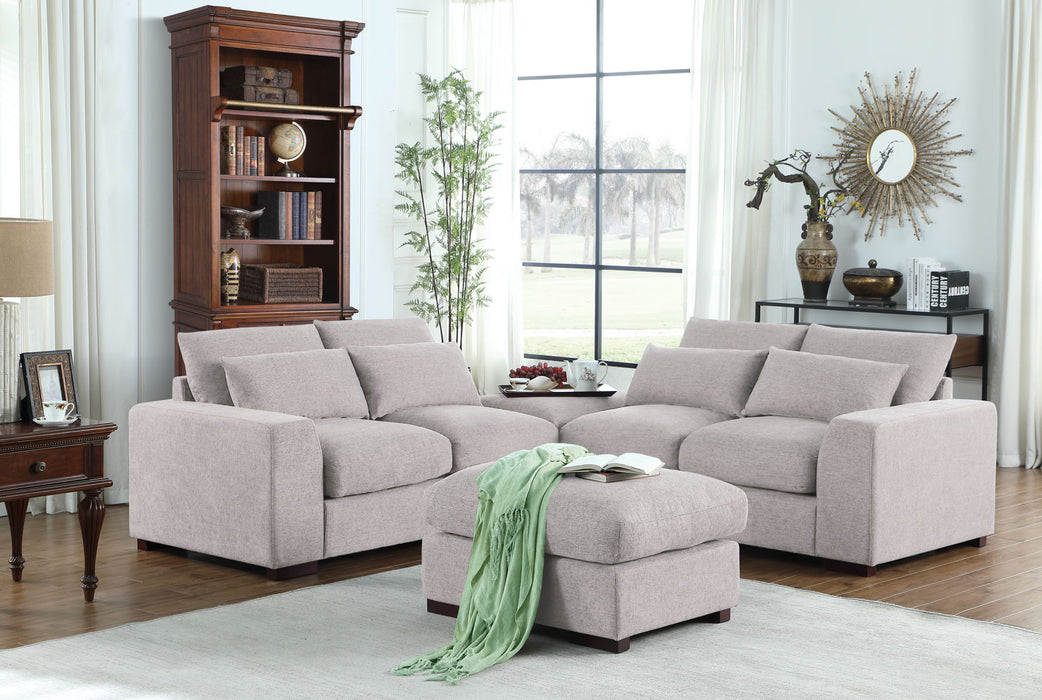 Tatman - Linen Blend Sectional With 2 Ottomans