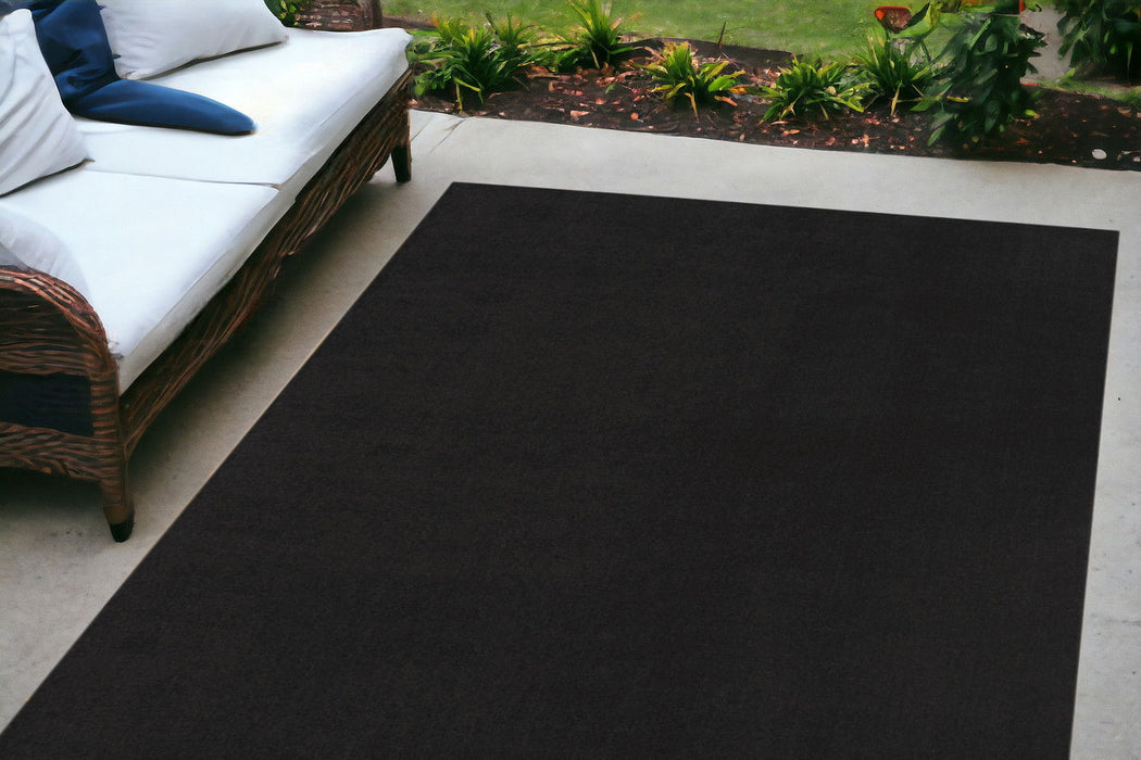 4' X 6' Stain Resistant Indoor / Outdoor Area Rug - Black