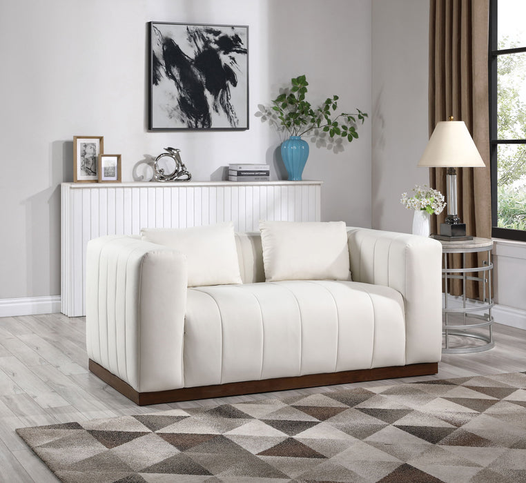 Mallina - Loveseat Meridian Furniture