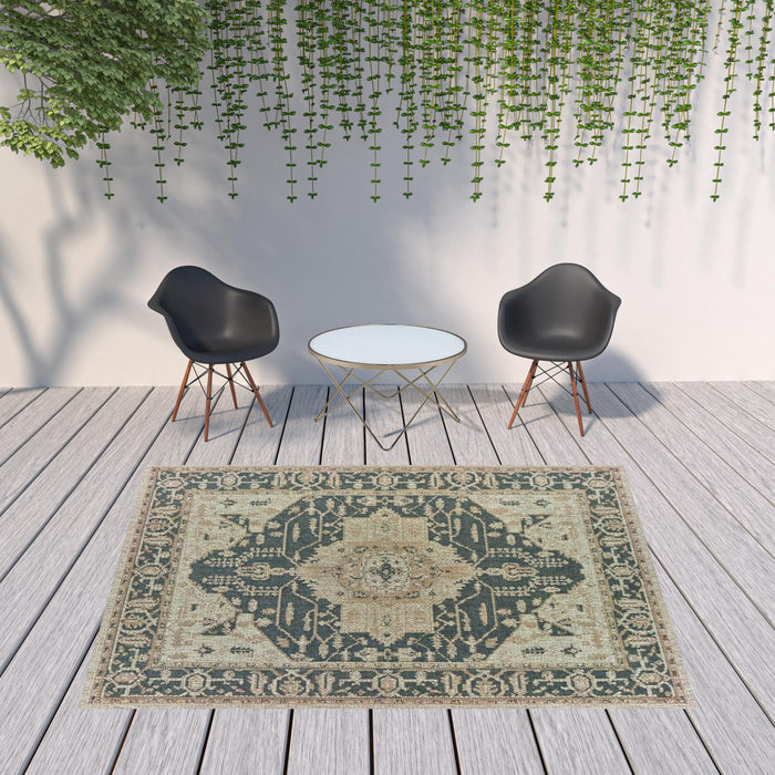 8' X 10' Oriental Stain Resistant Indoor / Outdoor Area Rug - Gray