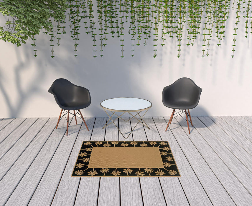 4' X 6' Stain Resistant Indoor / Outdoor Area Rug - Beige / Black