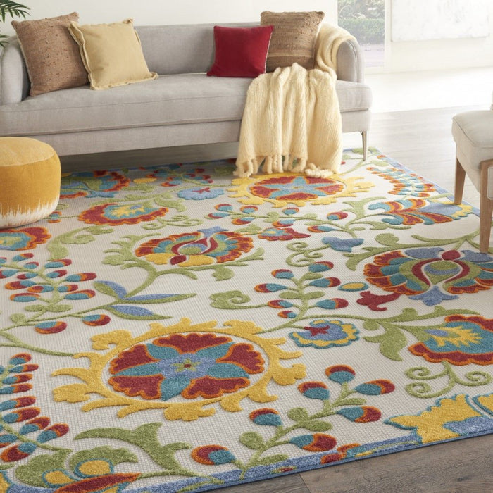 7' X 10' Floral Indoor / Outdoor Area Rug - Ivory / Multi