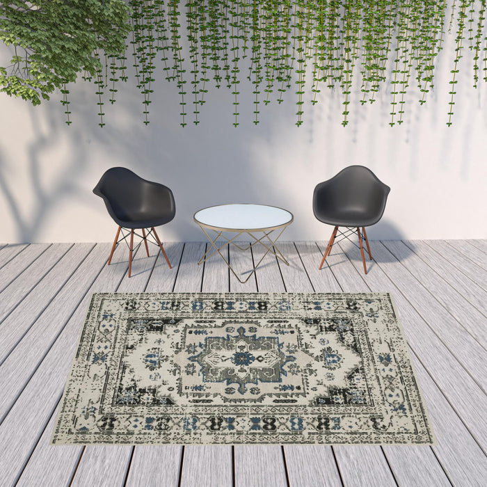 8' X 10' Oriental Stain Resistant Indoor / Outdoor Area Rug - Blue / Beige