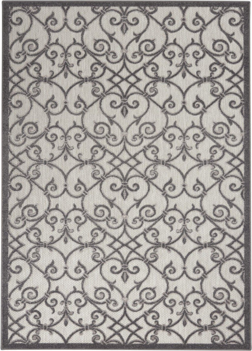 4' X 6' Floral Indoor / Outdoor Area Rug - Gray