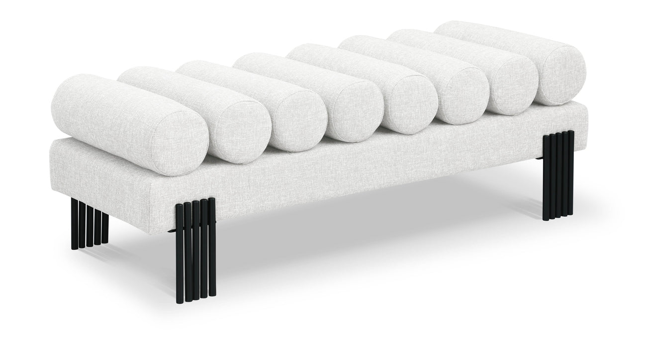 Akeela - Bench