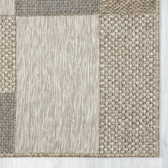 8' X 10' Geometric Handmade Indoor / Outdoor Area Rug - Gray