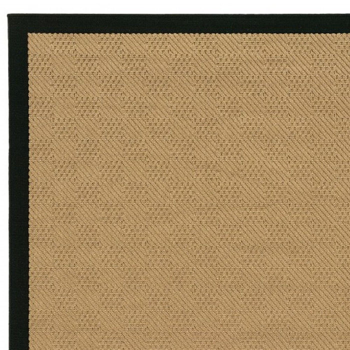 4' X 6' Indoor / Outdoor Area Rug - Beige / Black