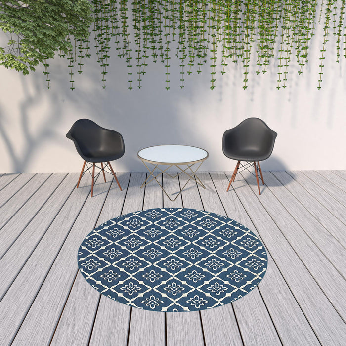 8' X 8' Round Floral Stain Resistant Indoor & Outdoor Area Rug - Blue / Ivory