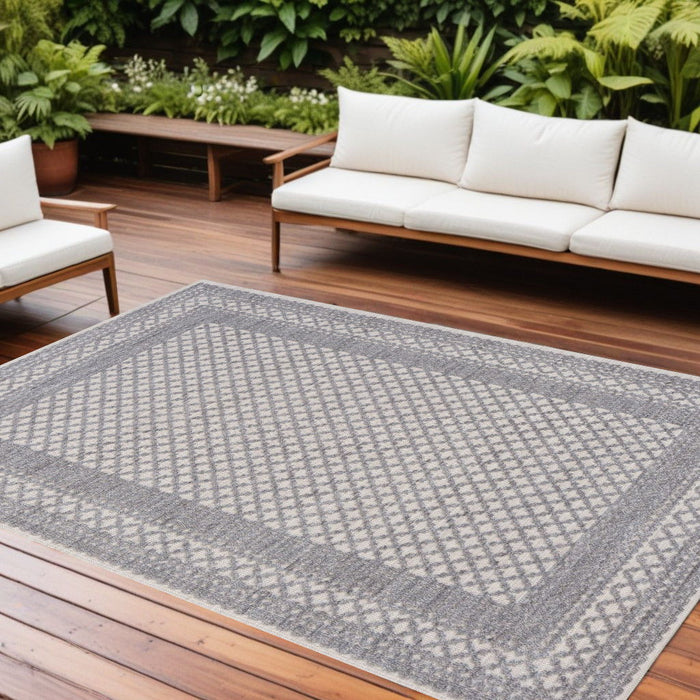 8' X 9' Geometric Indoor / Outdoor Area Rug - Blue