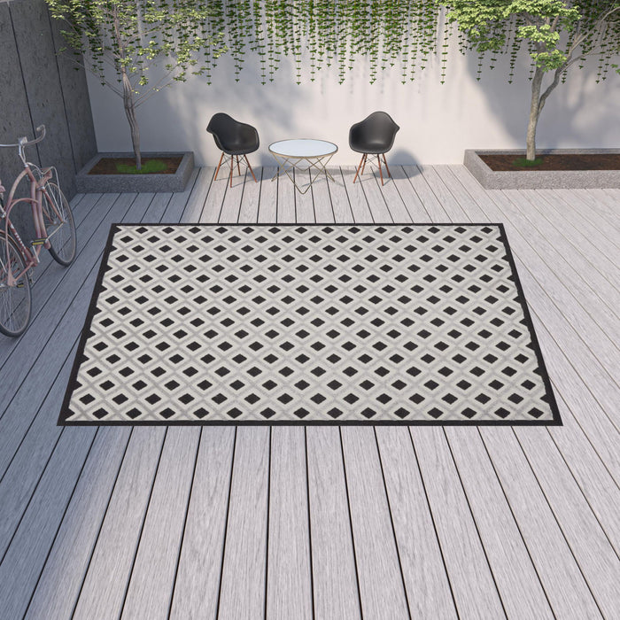 12' X 15' Gingham Non Skid Indoor / Outdoor Area Rug - Black / White