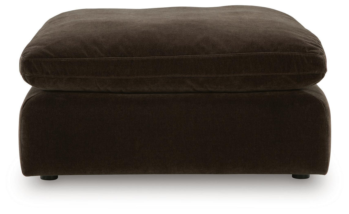 Maxton Heights - Oversized Accent Ottoman Benchcraft®