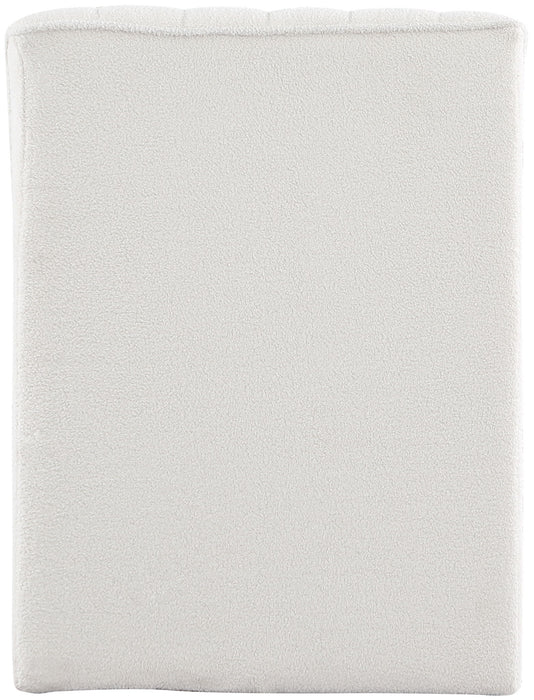 Orian - Chaise Meridian Furniture
