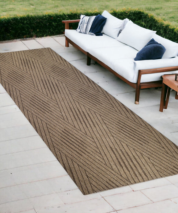 8' Runner Geometric Stain Resistant Indoor / Outdoor Runner Rug - Beige