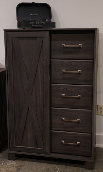 Vonitta Bay - Dressing Chest - Dark Brown Signature Design by Ashley®
