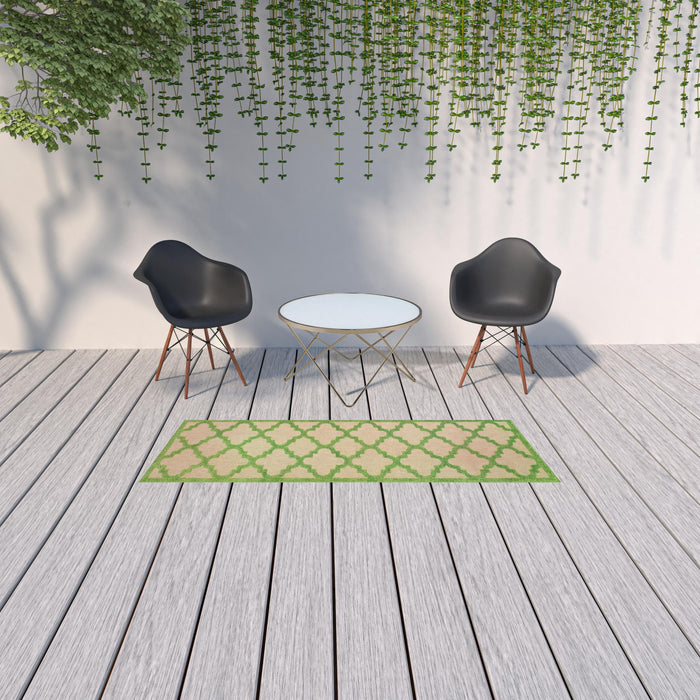 2' X 8' Geometric Stain Resistant Indoor / Outdoor Area Rug - Green