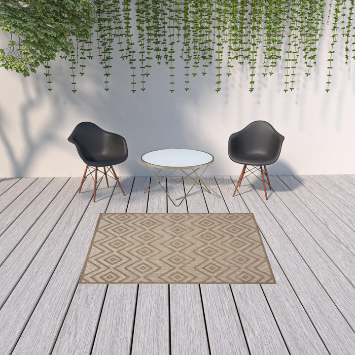 5' X 7' Argyle Indoor / Outdoor Area Rug - Natural Beige