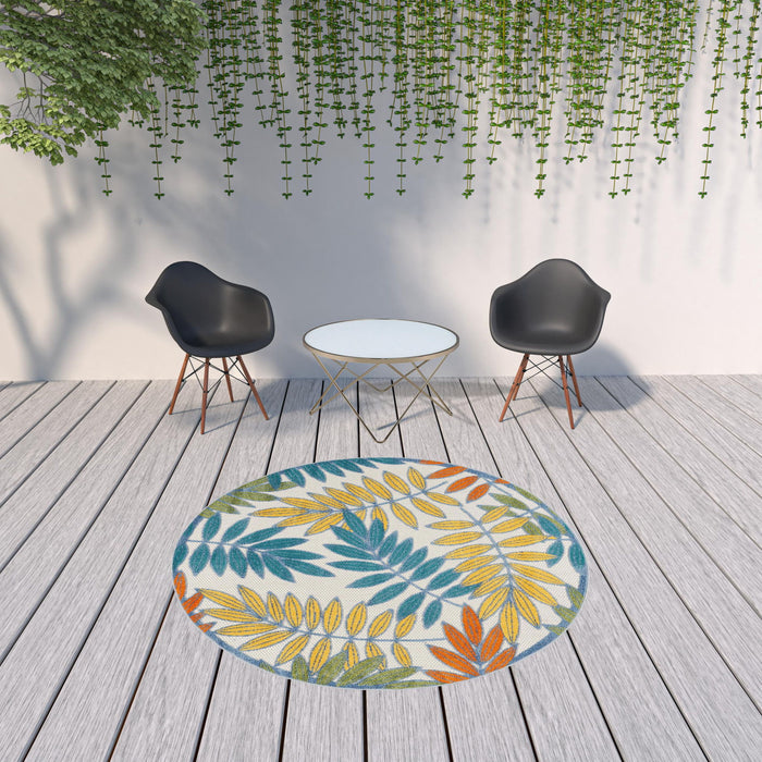 8' X 8' Round Floral Non Skid Indoor / Outdoor Area Rug - Ivory