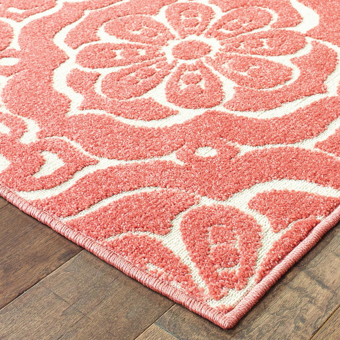 10' X 13' Floral Stain Resistant Indoor / Outdoor Area Rug - Pink