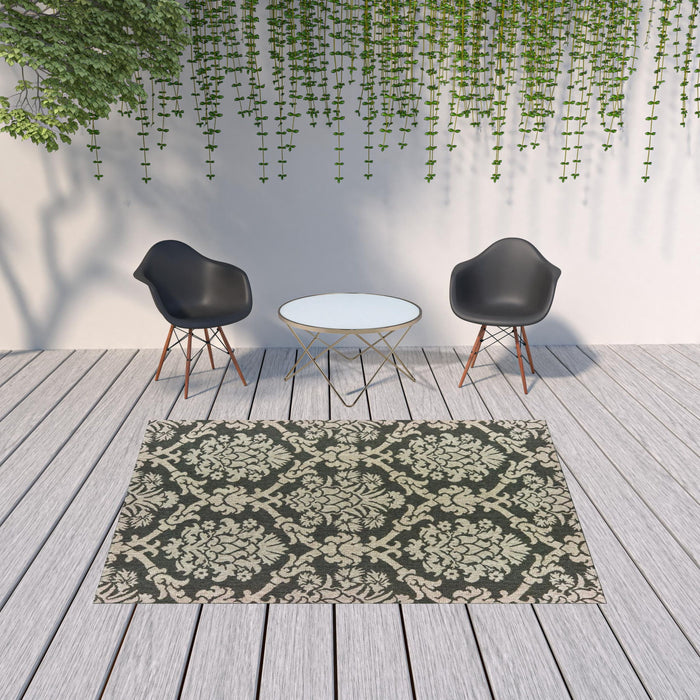 7' X 9' Floral Stain Resistant Indoor / Outdoor Area Rug - Gray