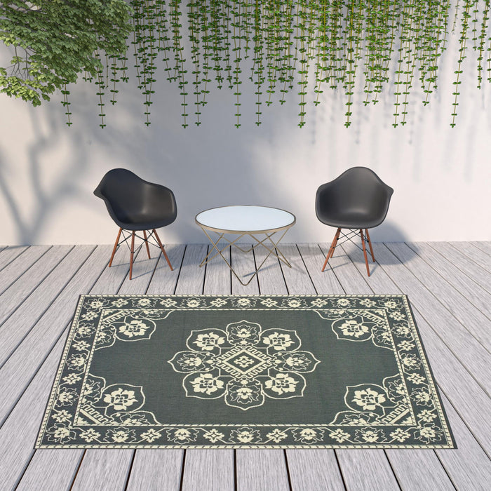 8' X 11' Oriental Stain Resistant Indoor Outdoor Area Rug - Gray / Ivory