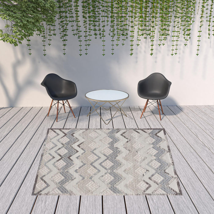 8' X 9' Chevron Indoor / Outdoor Area Rug - Blue / Ivory