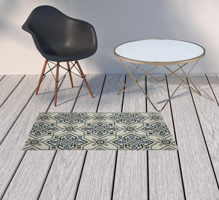 2' X 4' Oriental Stain Resistant Indoor / Outdoor Area Rug - Blue / Beige