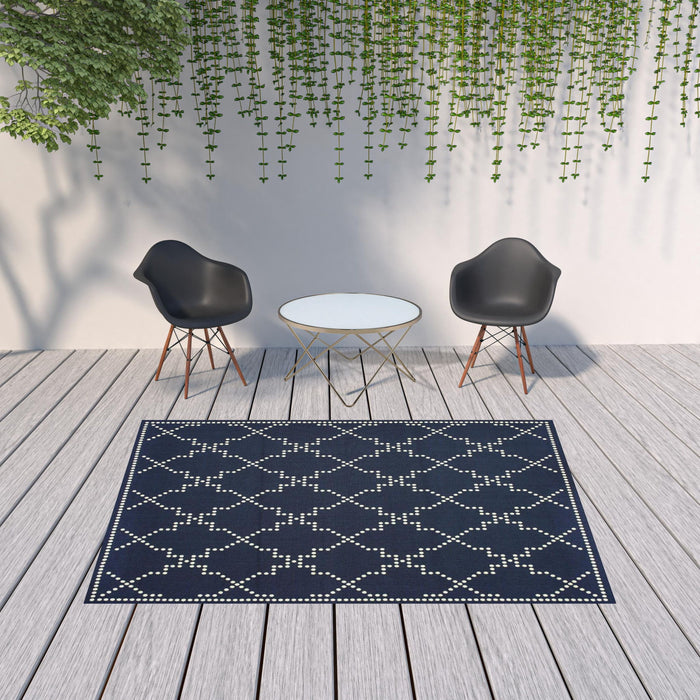 7' X 10' Geometric Stain Resistant Indoor & Outdoor Area Rug - Ivory / Blue