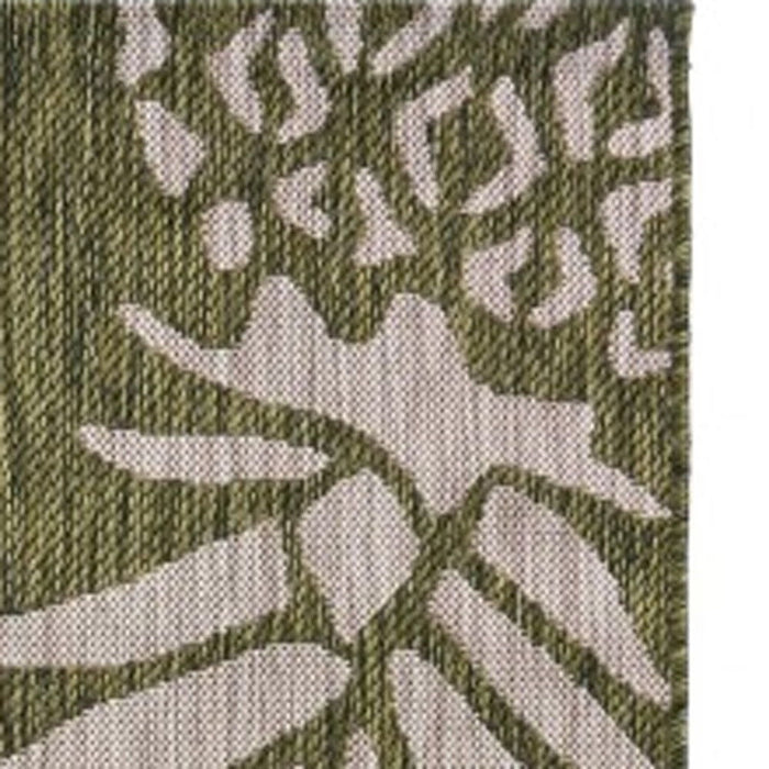 2' X 3' Floral Indoor / Outdoor Area Rug - Green