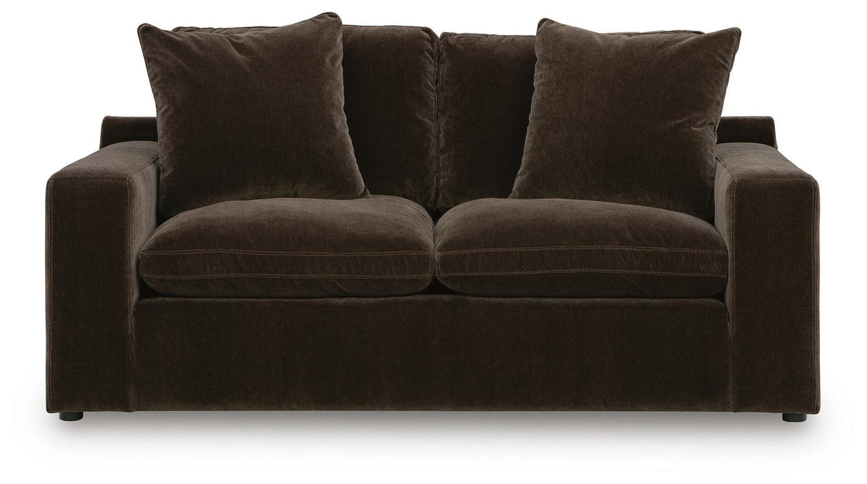 Maxton Heights - Loveseat Benchcraft®