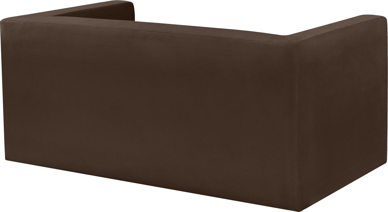 Henson - Loveseat Meridian Furniture