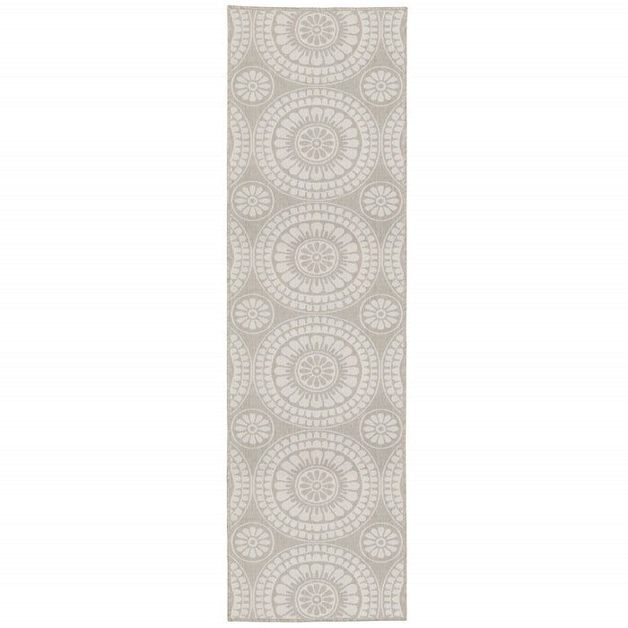 2' X 7' Geometric Stain Resistant Outdoor / Indoor Area Rug - Gray / Ivory