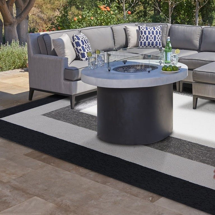 7' X 10' Hand Hooked UV Treated Bordered Indoor / Outdoor Area Rug - Charcoal Gray