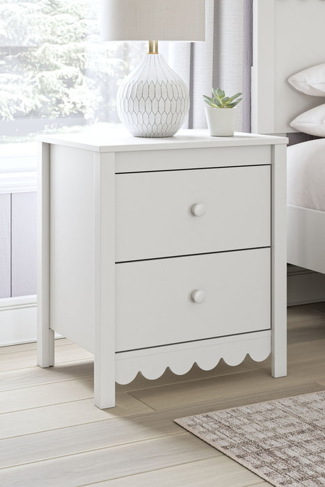 Hallityn - Two Drawer Night Stand - White Signature Design by Ashley®