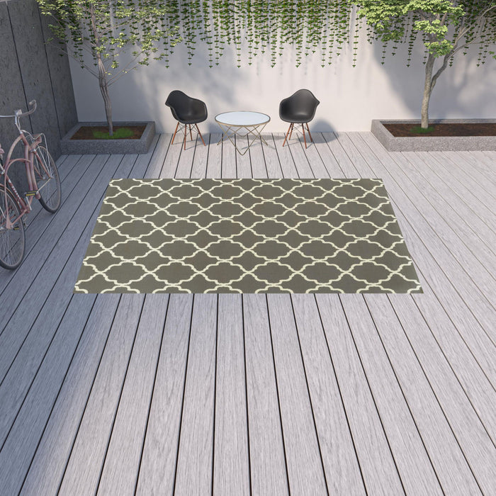 9' X 13' Geometric Stain Resistant Indoor / Outdoor Area Rug - Charcoal