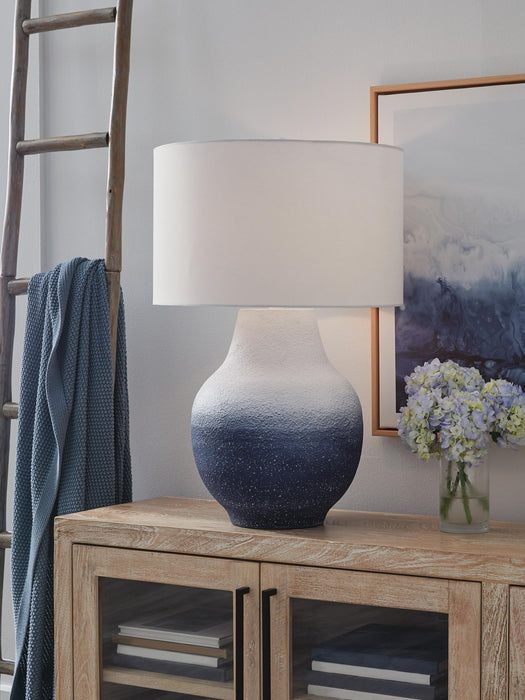 Dashland - Metal Table Lamp - White / Navy Signature Design by Ashley®