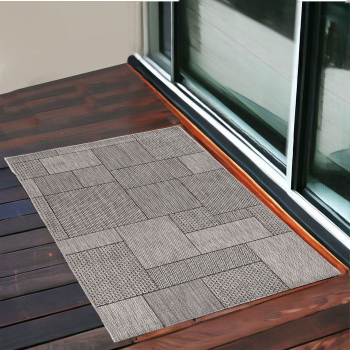 3' X 4' Machine Woven UV Treated Geometric Blocks Indoor / Outdoor Accent Rug - Gray