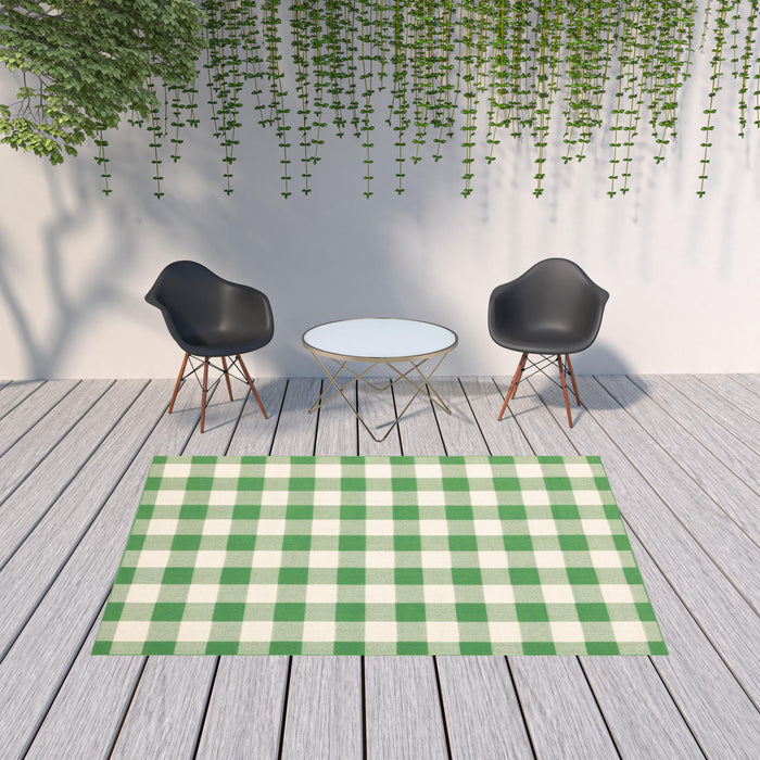 7' X 10' Geometric Stain Resistant Outdoor & Indoor Area Rug - Green / Ivory