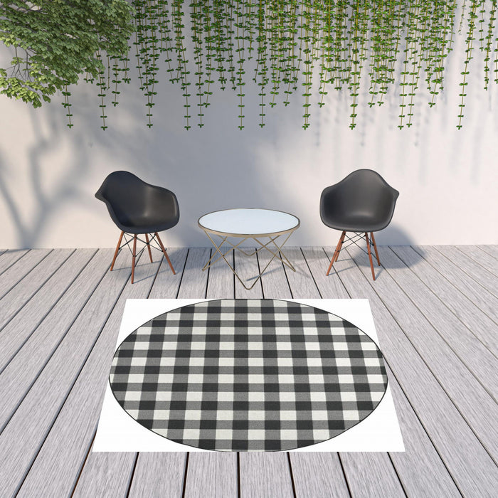 8' X 8' Indoor / Outdoor Area Rug - Black / Ivory