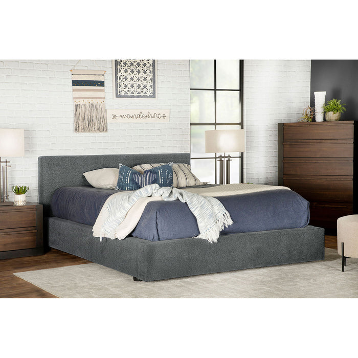 Weselyn - Platform Bed Furniture Max