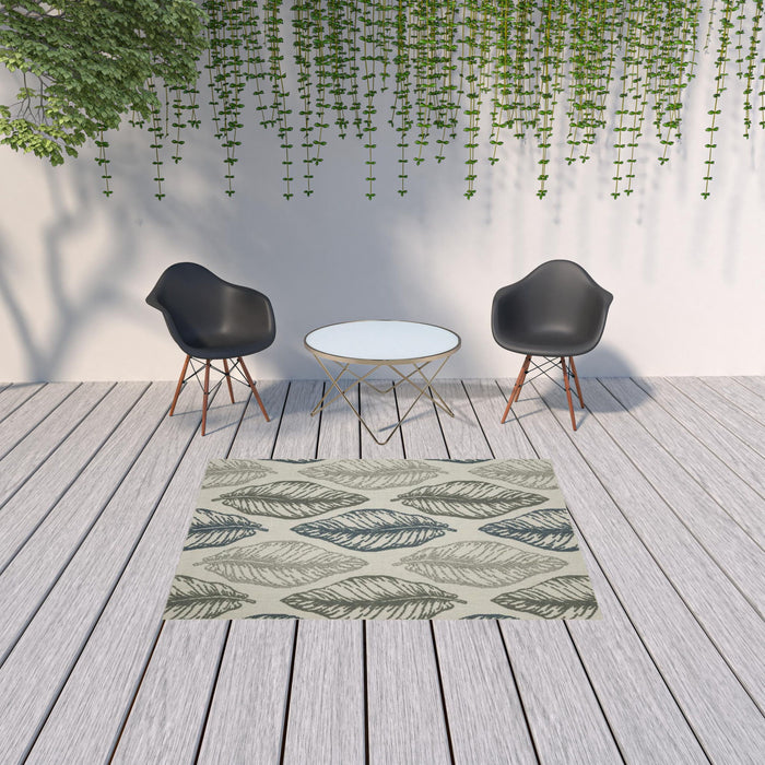 5' X 7' Floral Stain Resistant Indoor / Outdoor Area Rug - Beige