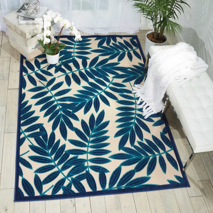 4' X 6' Floral Indoor / Outdoor Area Rug - Blue / Ivory