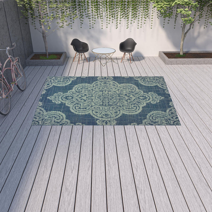 9' X 13' Oriental Stain Resistant Indoor / Outdoor Area Rug - Blue