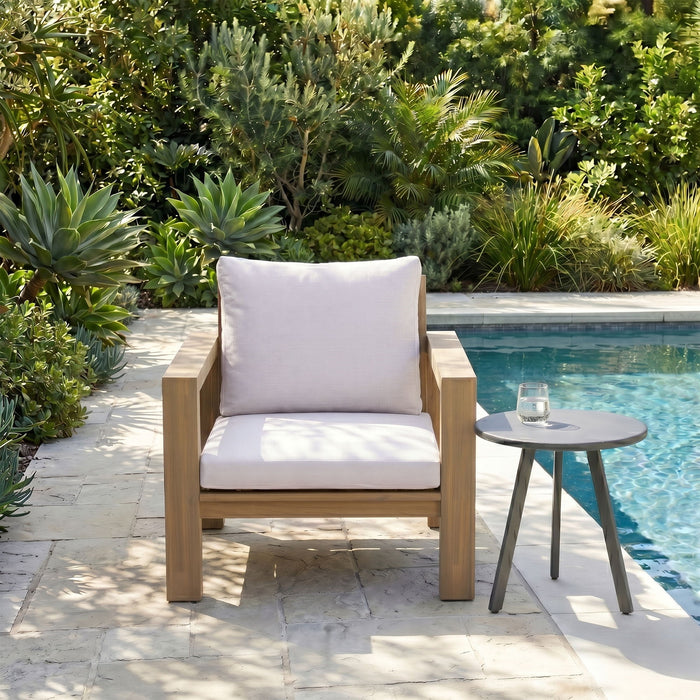 Stylish Outdoor Armchair With Cushion For Garden Hearth and Haven