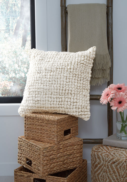 Aavie - Pillow Signature Design by Ashley®
